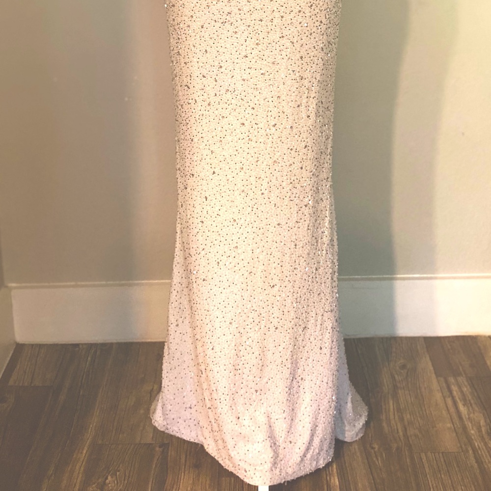 Event gown - Picture 3 of 8